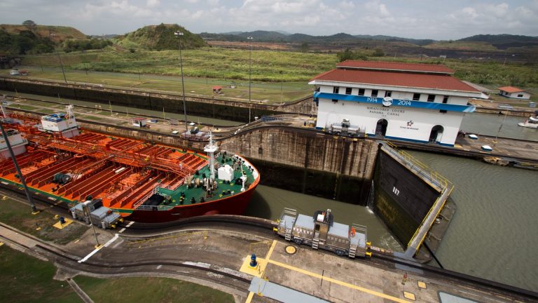 Read more about the article Best Time to Visit Panama Canal and How to Get There